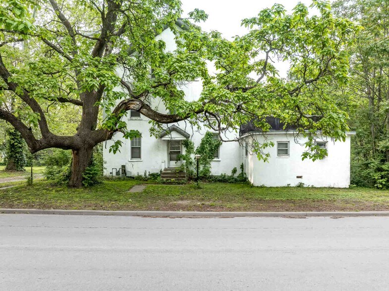 More Photos Of 414 E Cedar St, Olathe Apartments For Sale