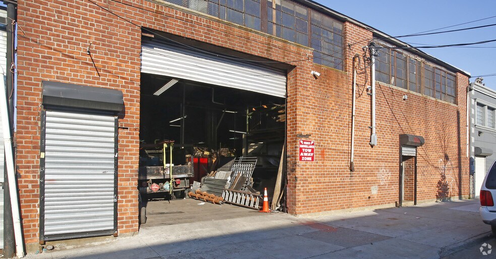 More Photos Of 634 Berriman St, Brooklyn Warehouse For Lease