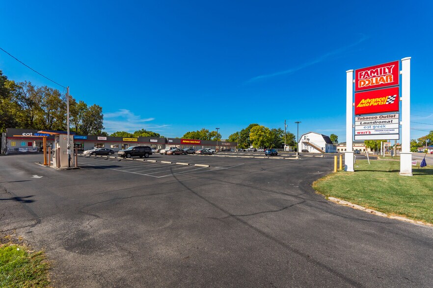 More Photos Of 229-245 E Main St, West Jefferson Freestanding For Lease