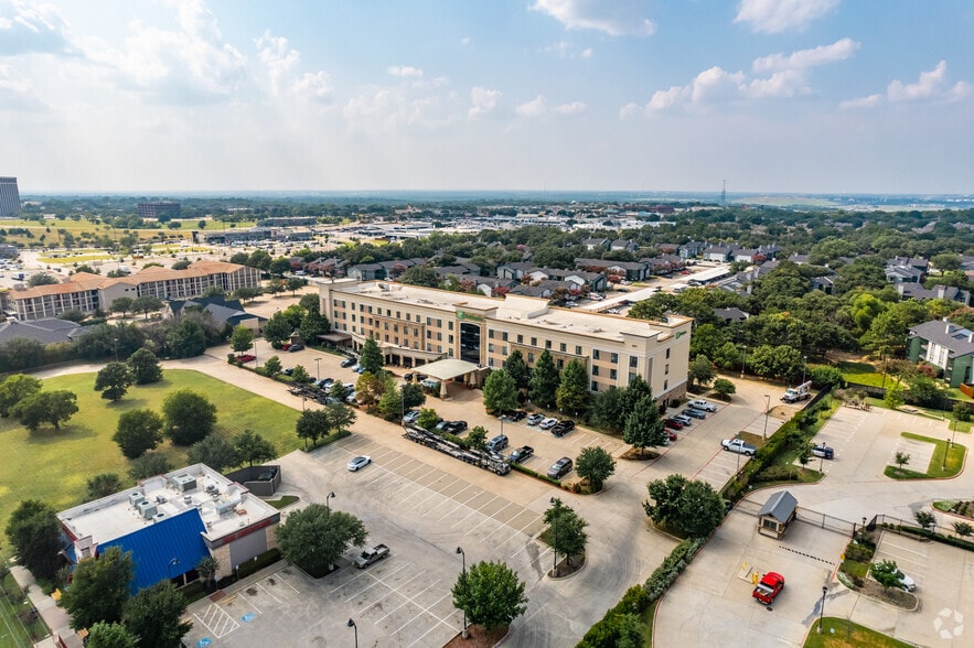 More Photos Of 1311 Wet N Wild Way, Arlington Hotel For Sale