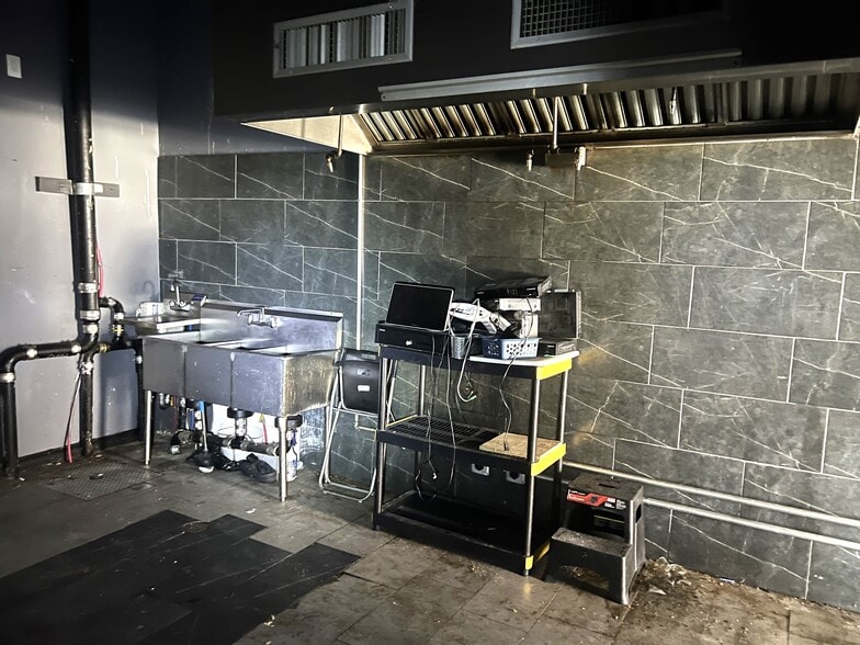 More Photos Of 1775 Flatbush Ave, Brooklyn Bar For Lease