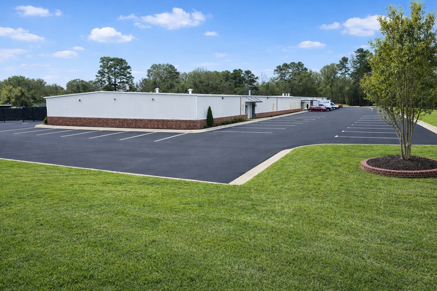 Primary Photo Of 114 S State St, Haw River Manufacturing For Sale