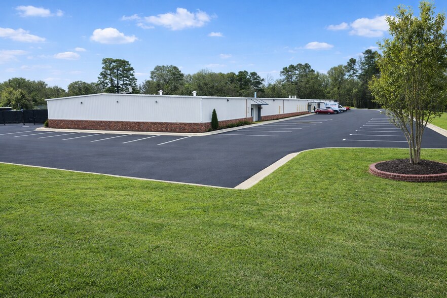 More Photos Of 114 S State St, Haw River Manufacturing For Lease