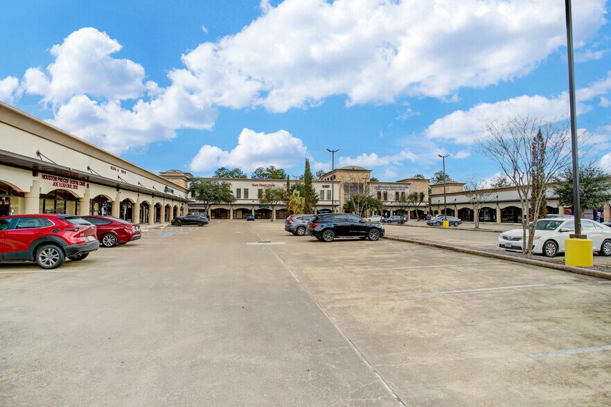 More Photos Of 10019 Main St, Houston Office For Lease