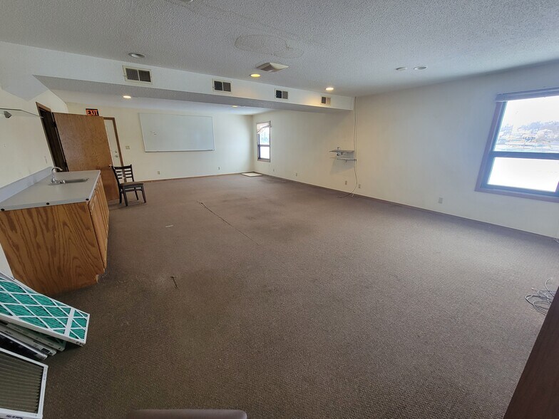 More Photos Of 1417 N A Ave, Sioux Falls Warehouse For Lease
