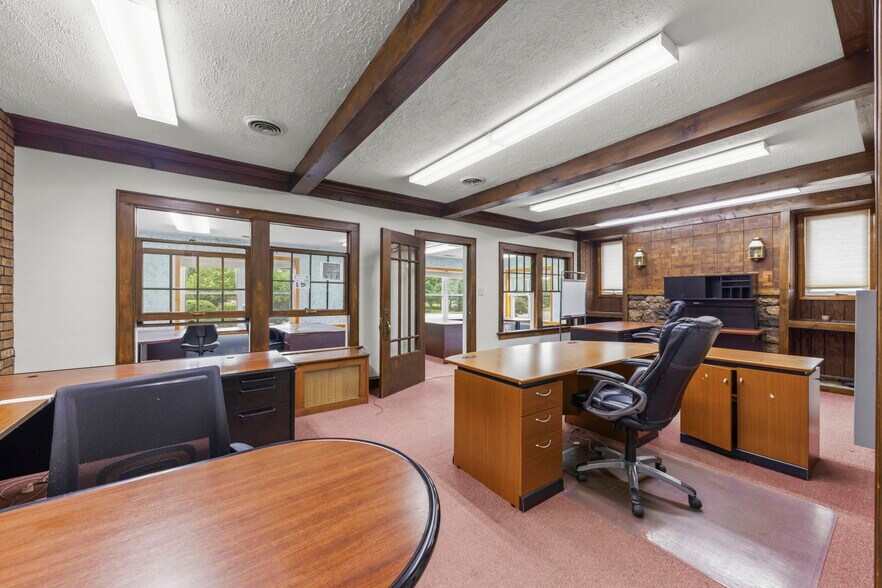 More Photos Of 16214 S Lincoln Hwy, Plainfield Office For Sale