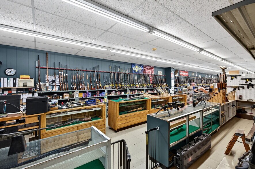 More Photos Of 23 W Main St, Canton Flex For Sale