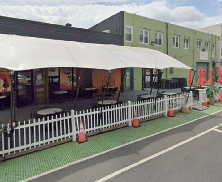 More Photos Of 168 Mcwhorter St, Newark Restaurant For Sale