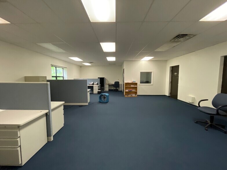 More Photos Of 405 Allentown Dr, Allentown Warehouse For Lease