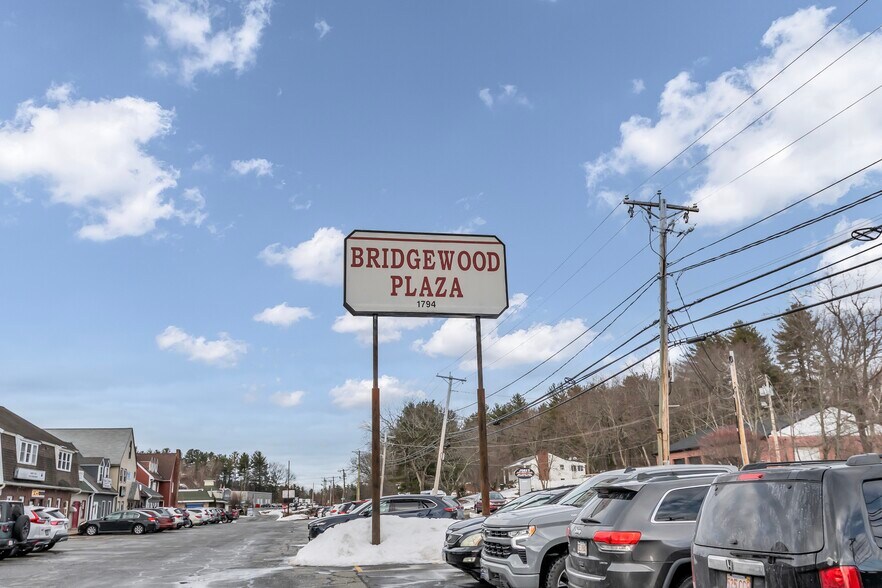More Photos Of 1794 Bridge St, Dracut Storefront For Lease