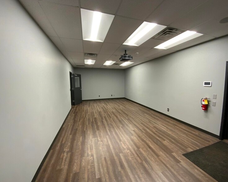 More Photos Of 6029 W Outer Rd, Imperial Freestanding For Sale