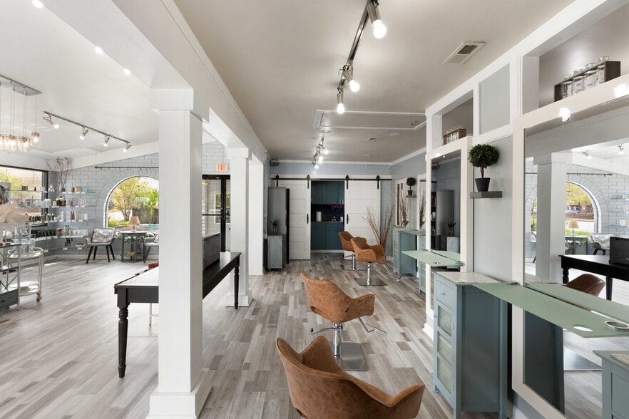 More Photos Of 916 Savannah Hwy, Charleston Freestanding For Lease