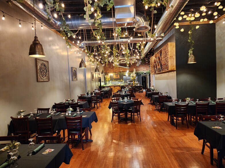 Primary Photo Of 142-144 N K St, Tulare Restaurant For Sale