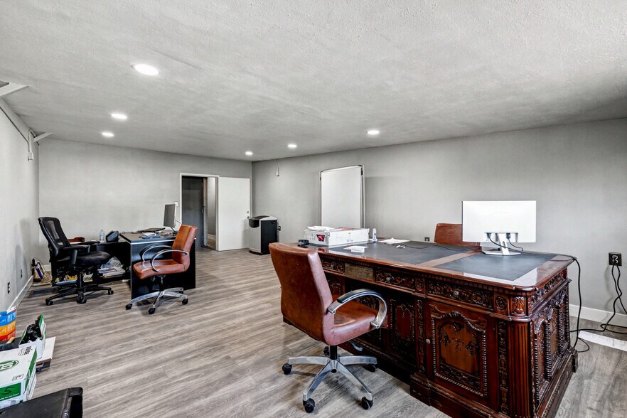 More Photos Of 3635 Polaris Ave, Las Vegas Industrial For Lease