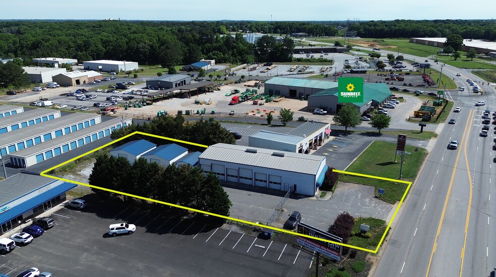 More Photos Of 1706 Pearman Dairy Rd, Anderson Service Station For Lease