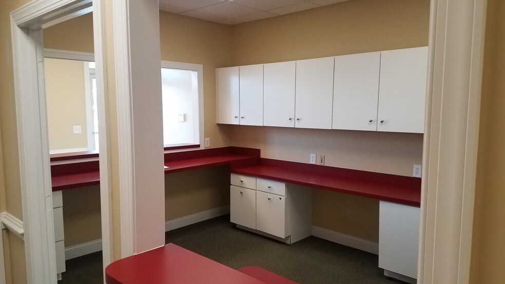 More Photos Of 172 Linden Dr, Winchester Office For Sale