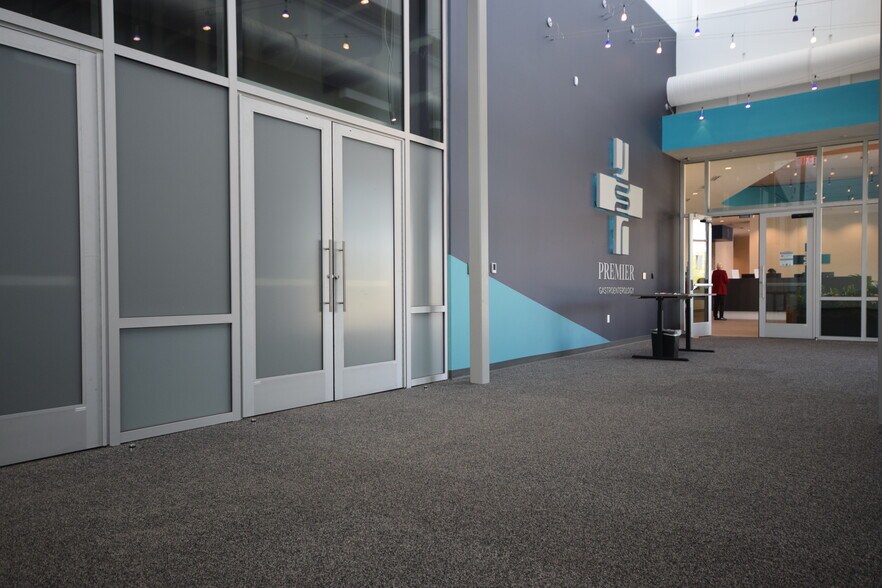 More Photos Of 10915 N Rodney Parham Rd, Little Rock Medical For Lease