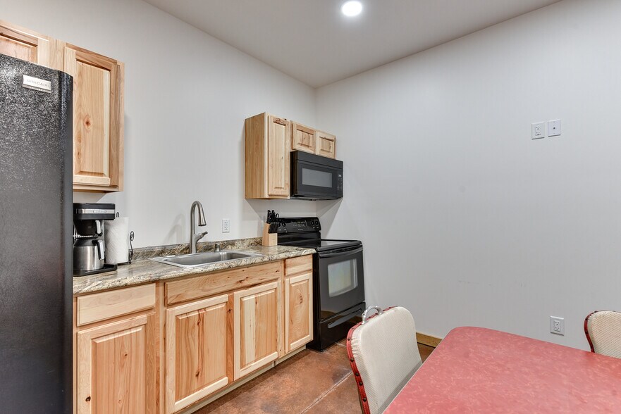 More Photos Of 1058 Sunburst Ln, Mead Warehouse For Sale