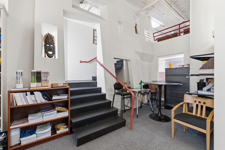 More Photos Of 1314 NW Irving St, Portland Apartments For Sale