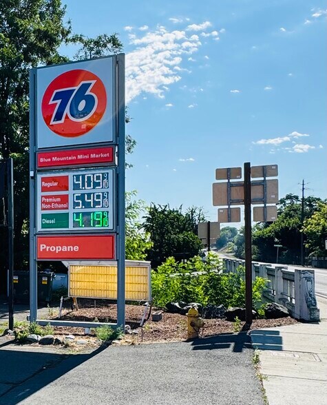 More Photos Of 150 Mountain Blvd, Mount Vernon Service Station For Sale
