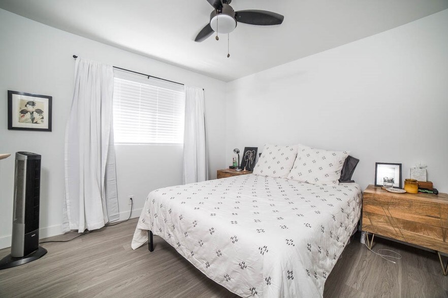 More Photos Of 140 S Westmoreland Ave, Los Angeles Apartments For Sale