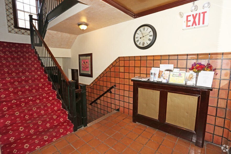 Primary Photo Of 8 Bond St, Great Neck Office For Lease