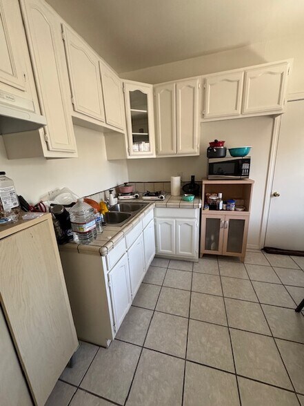 More Photos Of 1451-1453 Malvern Ave, Los Angeles Warehouse For Sale