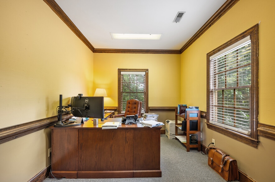 More Photos Of 130 N Mcdowell St, Charlotte Office For Sale