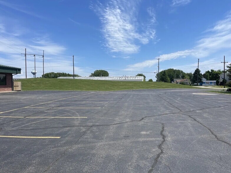 More Photos Of 350 Ohio St, Oshkosh General Retail For Lease