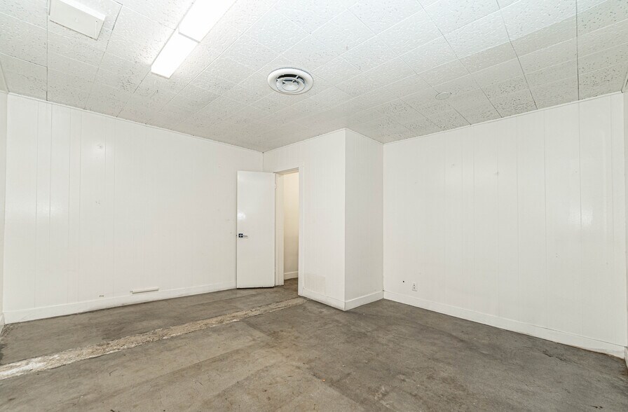 More Photos Of 947 N Vignes St, Los Angeles Warehouse For Sale