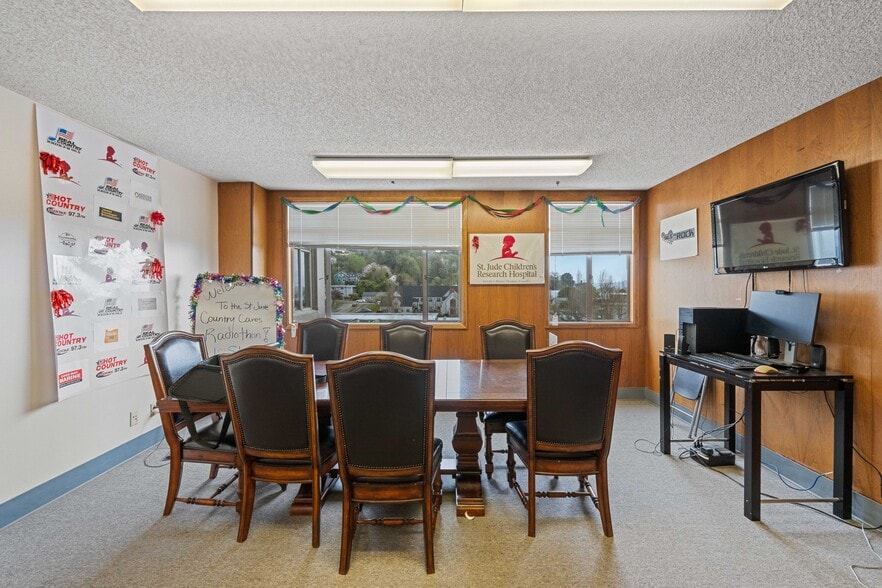 More Photos Of 340 Central Ave, Coos Bay Medical For Lease
