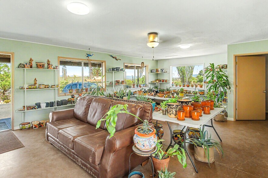 More Photos Of 1011 Wildhorse ln, Clarkdale Specialty For Sale