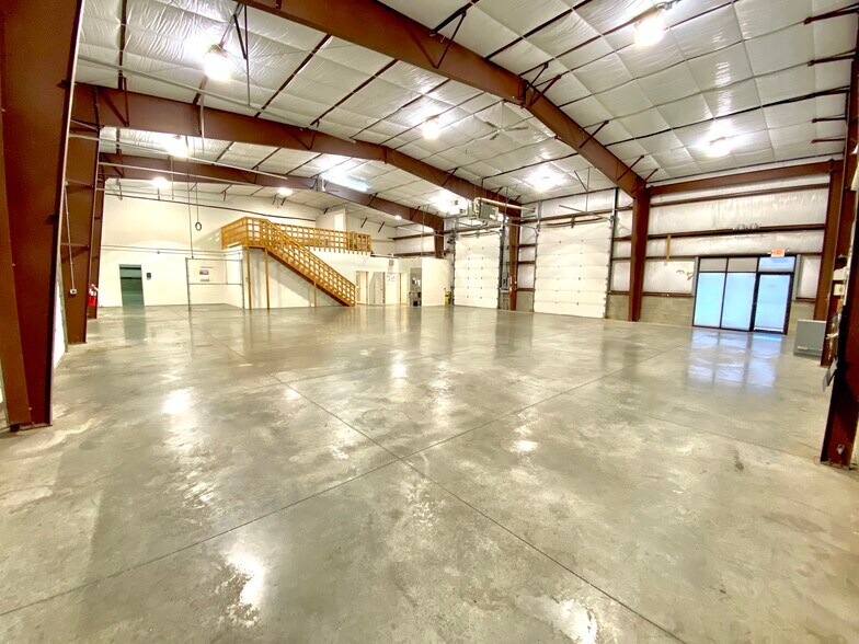 More Photos Of 2101 Oak Ave, Yakima Warehouse For Lease