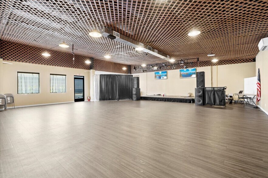 More Photos Of 1501 Sage Rd, Medford Warehouse For Sale