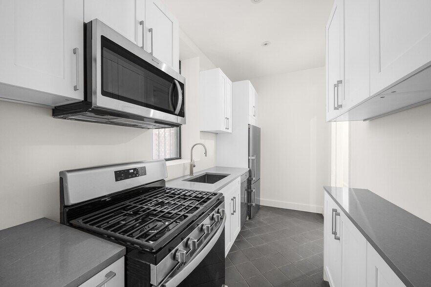 More Photos Of 402 W 20th St, New York Apartments For Sale