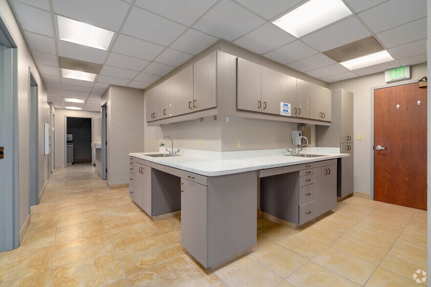 More Photos Of 616 E Altamonte Dr, Altamonte Springs Medical For Sale