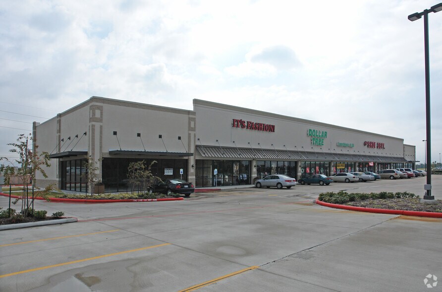 More Photos Of 4997 N Twin City Hwy, Port Arthur General Retail For Lease