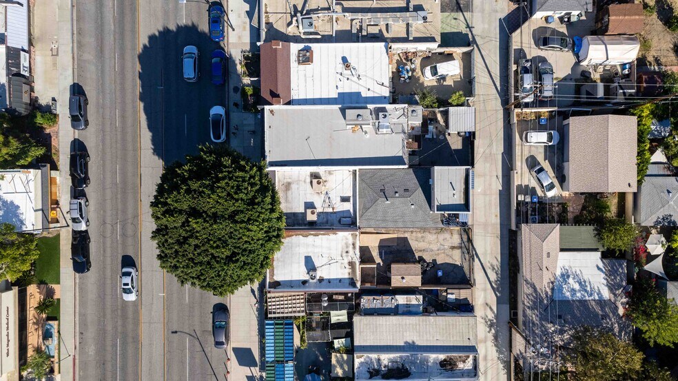 More Photos Of 2114 W Magnolia Blvd, Burbank Storefront For Sale