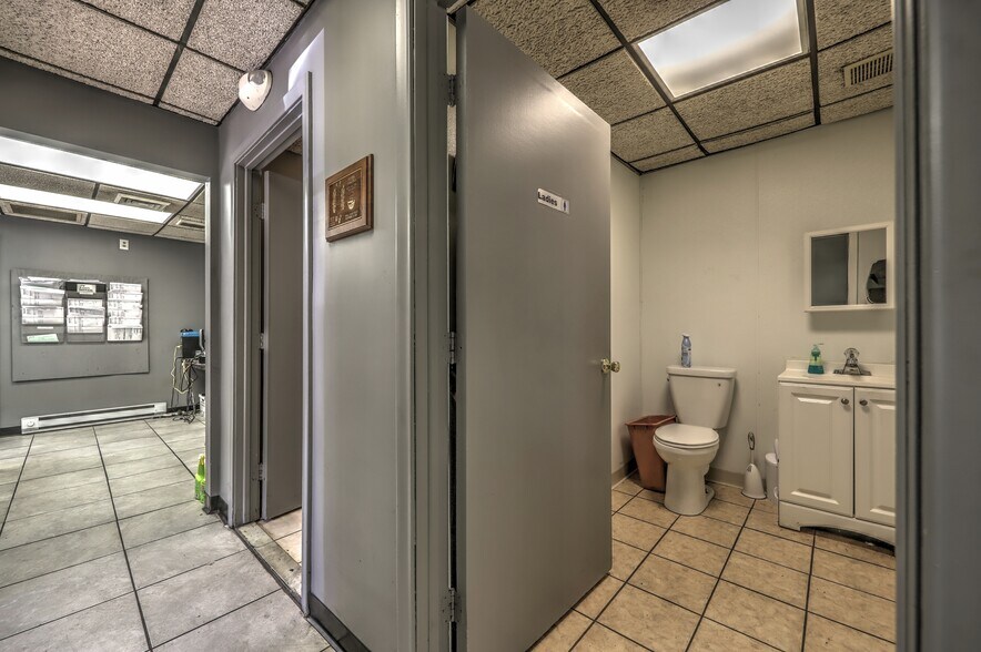 More Photos Of 15 Container Dr, Terryville Manufacturing For Sale