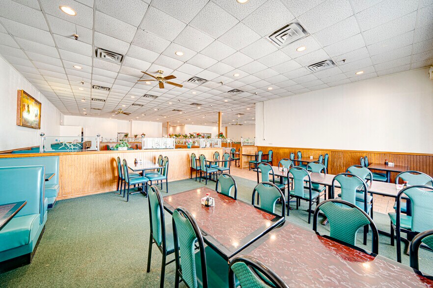 More Photos Of 1400 W Moore Ave, Terrell Restaurant For Sale