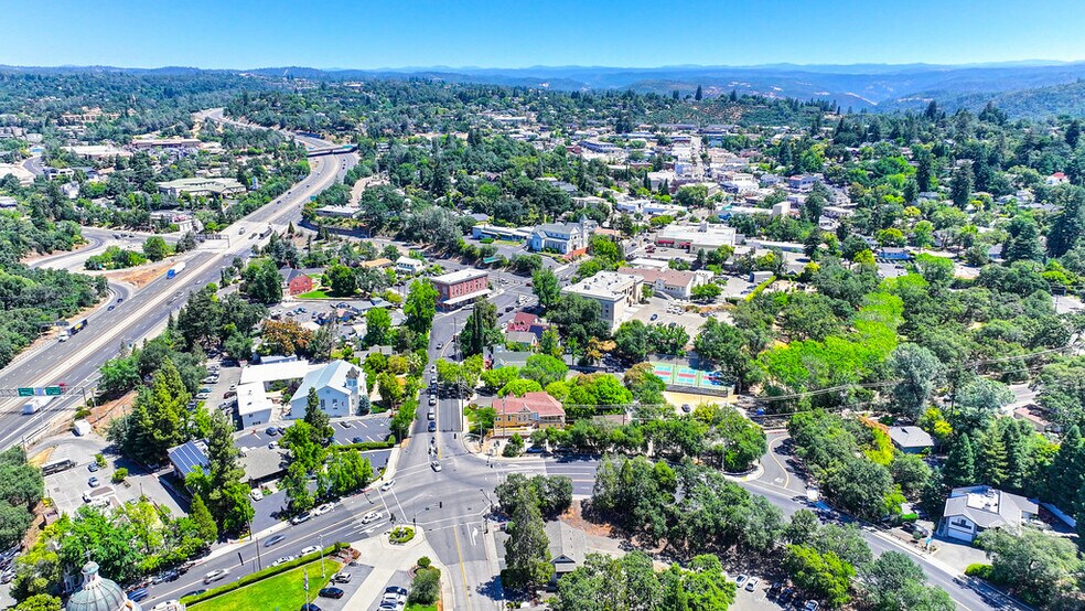 More Photos Of 1407-1409 Lincoln Way, Auburn Office For Sale