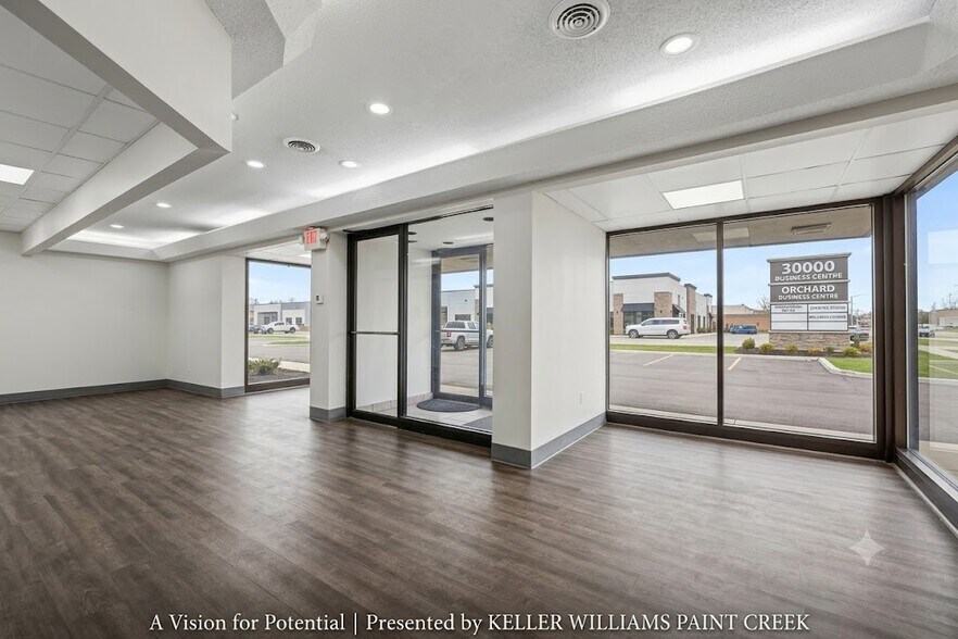 More Photos Of 30000 Orchard Lake Rd, Farmington Medical For Lease
