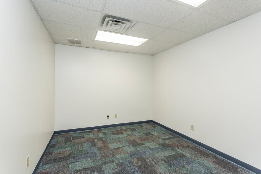 More Photos Of 9986 Spotswood Trl, Mc Gaheysville Office For Lease