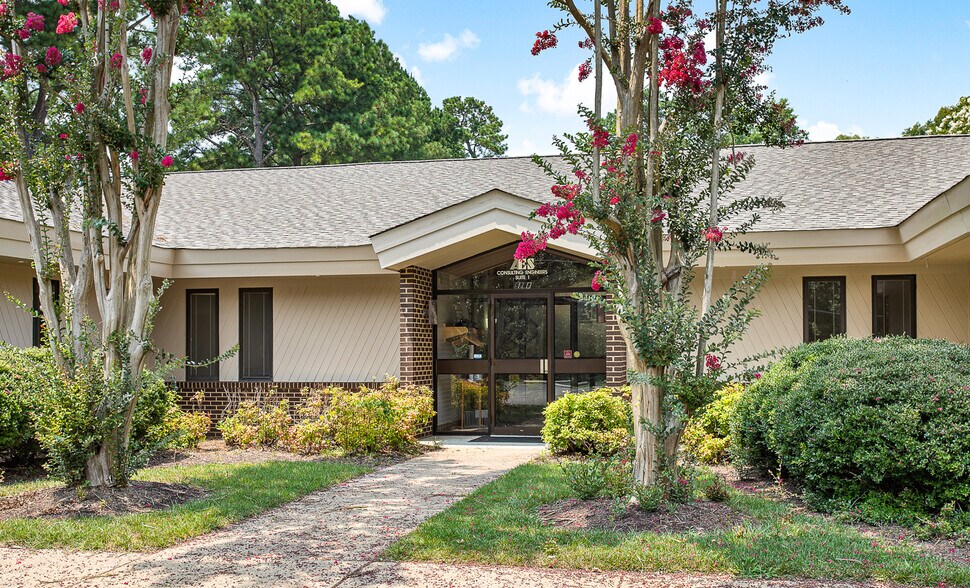 More Photos Of 5248 Olde Towne Rd, Williamsburg Office For Sale