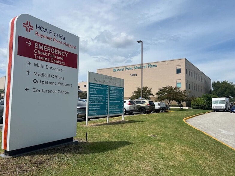 More Photos Of 14100 Fivay Rd, Hudson Medical For Lease