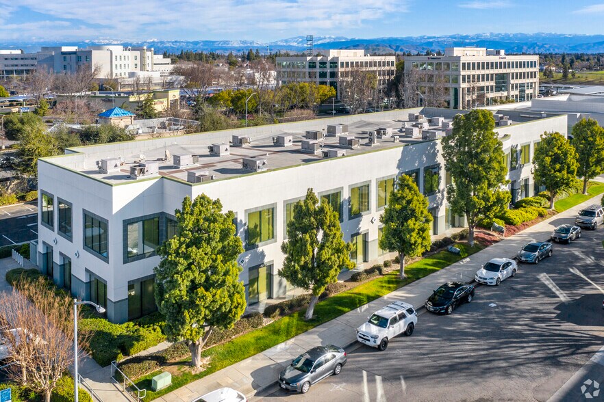 More Photos Of 7111 N Fresno St, Fresno Office For Lease