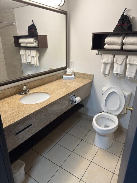 More Photos Of 135 The Lakes Blvd, Kingsland Hotel For Sale