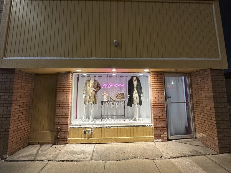 More Photos Of 4111 12 Mile Rd, Berkley Storefront For Sale