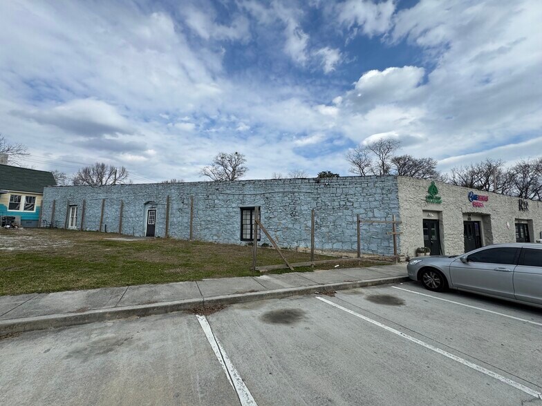 Primary Photo Of 948 Railroad St, Conyers Storefront Retail Office For Sale