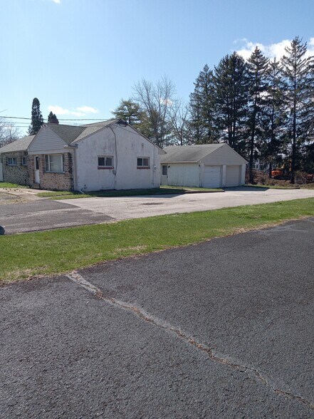 More Photos Of 515 W Butler Ave, Chalfont Veterinarian Kennel For Sale